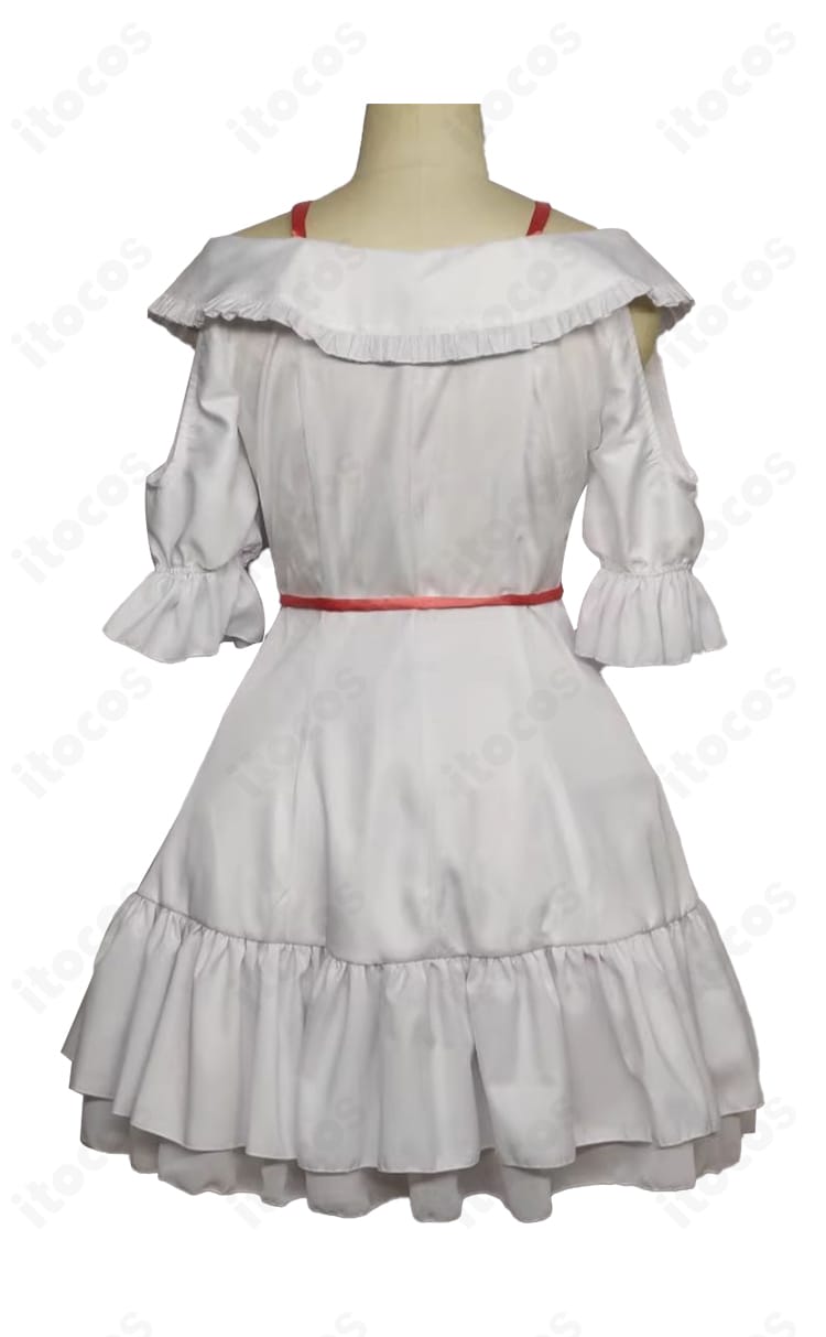 長瀬麻奈コスプレ衣装の背面。背中側のラインと裾の広がり、仕立ての美しさを強調した画像