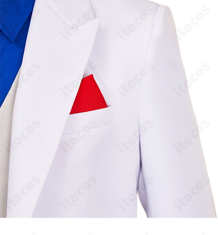 風祭京一郎 衣装の胸元ディテール。ポケットチーフの見せ方とベストのVゾーン設計を示す近接画像