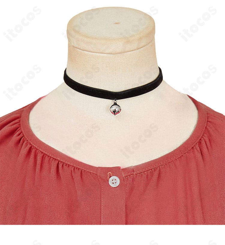 若月ニコ コスプレ衣装のネックレス装飾アップ。首元のアクセントがキャラクター性を演出。