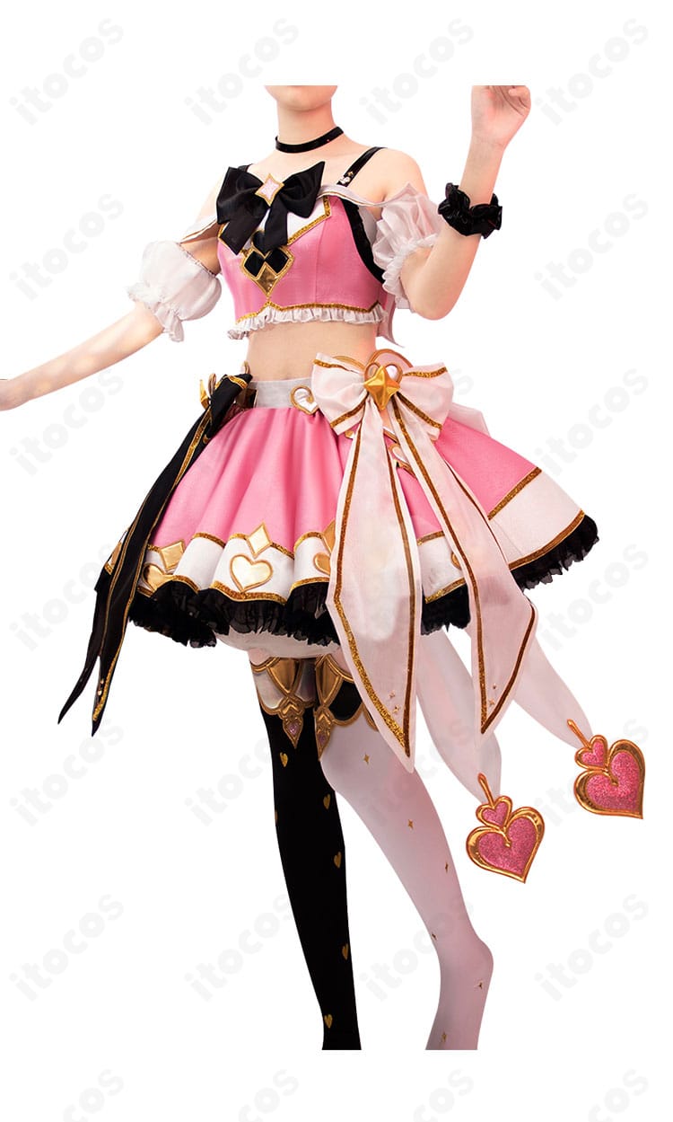 矢澤にこ コスプレ衣装の側面。シルエットの美しさと高品質な縫製を強調。