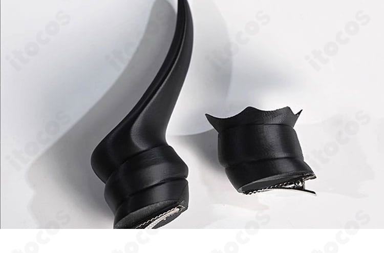 暁山瑞希コスプレ衣装・髪飾りのアップ。可愛らしさと華やかさを添えるアクセサリー。