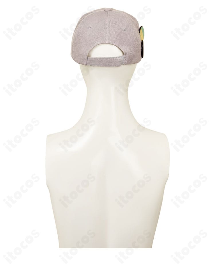 帽子背面の意匠。後部のライン取りと装飾の収まりを確認できる。