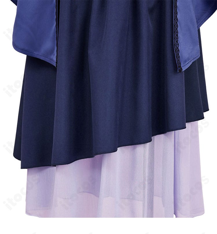 裾ディテール。マリン配色のラインと自然な広がりを見せるヘムの仕立て