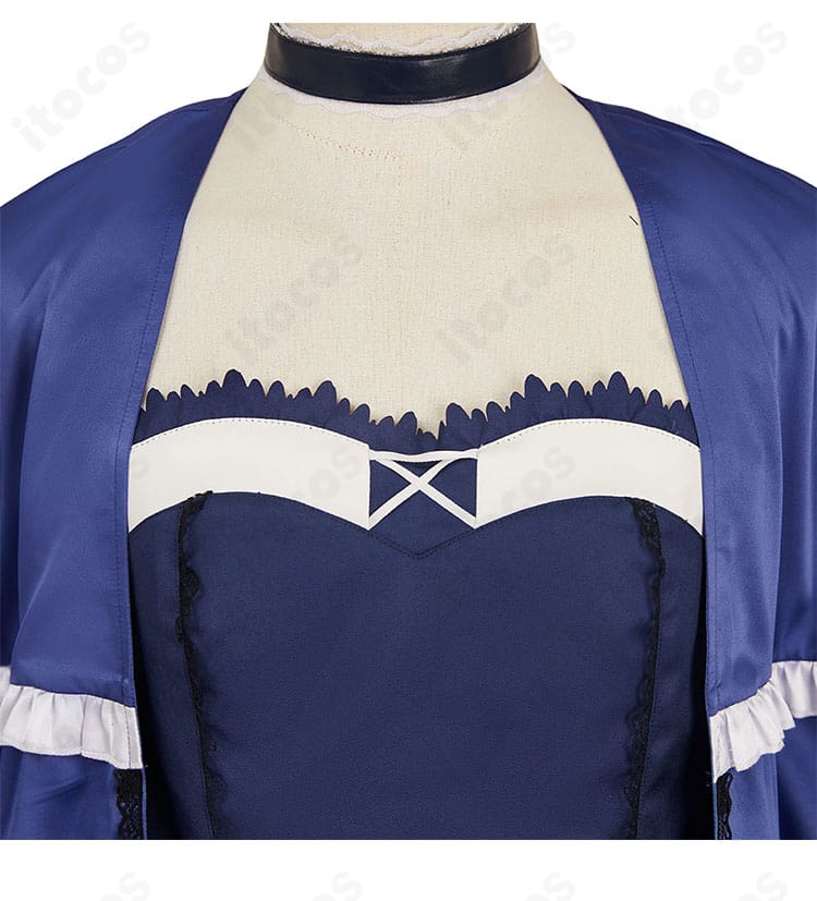 襟元ディテール。チョーカーと襟まわりの配色・ステッチ感が分かるクローズアップ