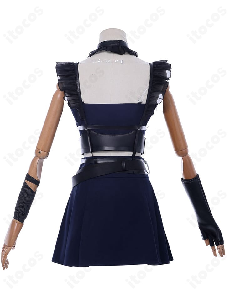 古石ビジュー 初期衣装の背面装飾ディテール（翼・ストラップ）