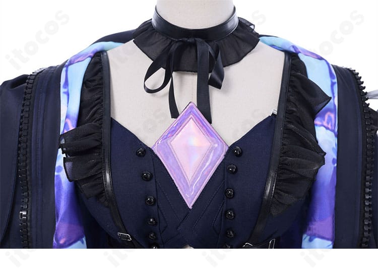 古石ビジュー 初期衣装コスプレの襟まわり・つけ襟装飾のアップ