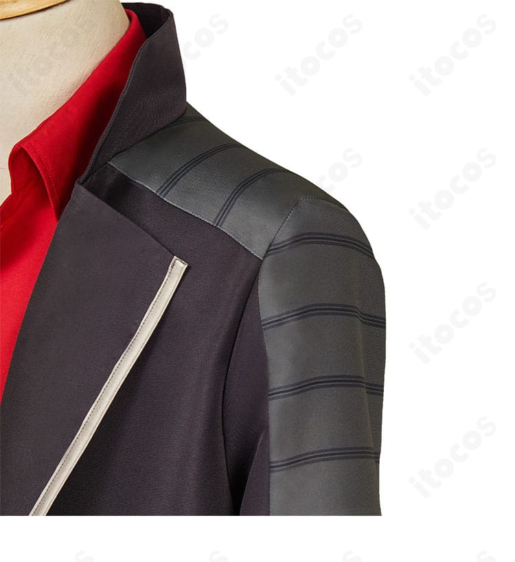 LAZARUS アクセル コスプレ衣装の肩・袖ディテール。縫製ラインと装飾パーツの配置が分かる画像