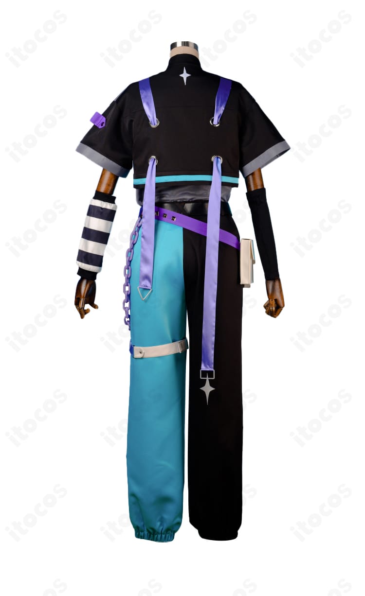 ウィンクキラー衣装の背面全体。背面のカッティングと装飾バランスを示す商品背面図