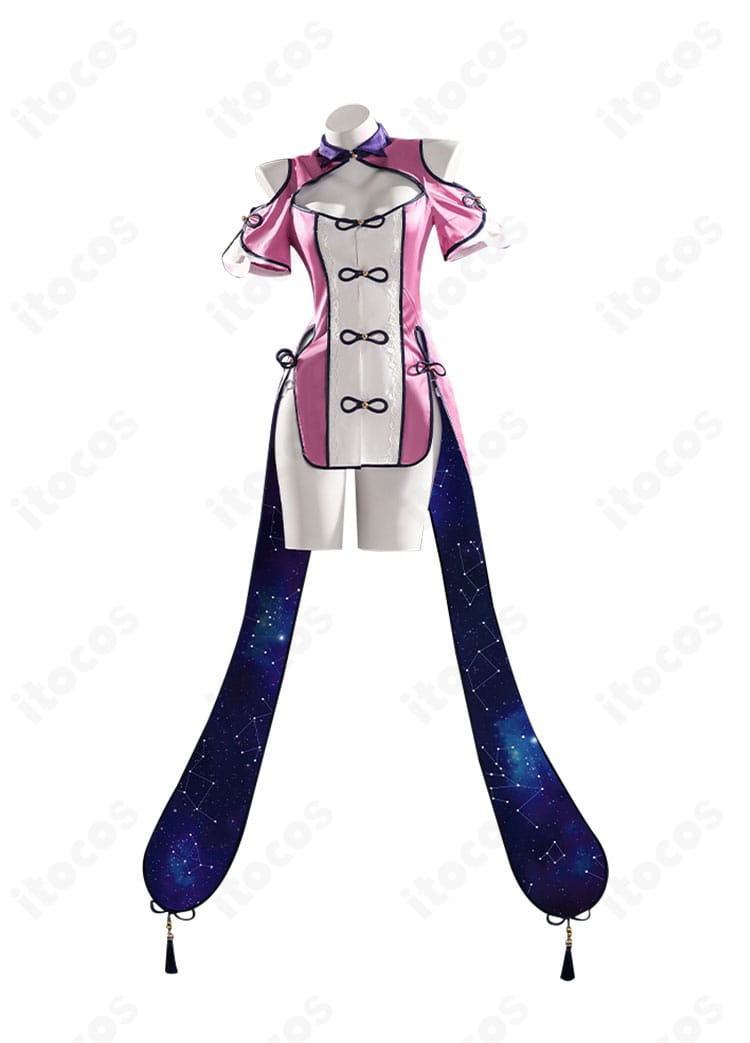 星宮六喰コスプレ衣装の正面全身。襟元と前立て装飾が見えるカット