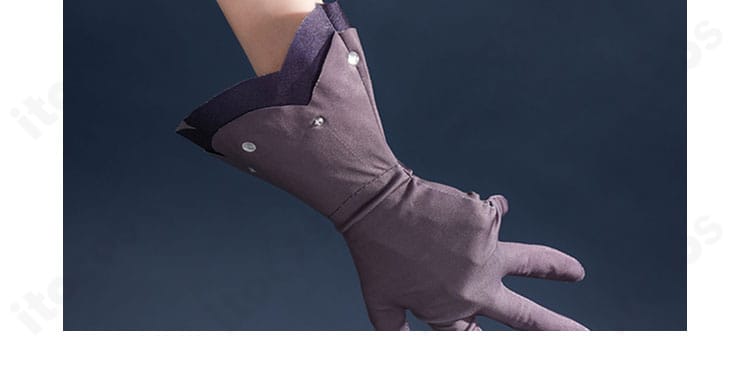 星宮六喰コスプレ衣装の手袋ディテール。甲部分のデザインとフィット感