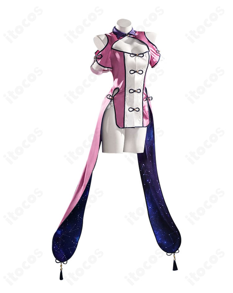 星宮六喰コスプレ衣装の右側面。袖とレッグカバーのラインを強調