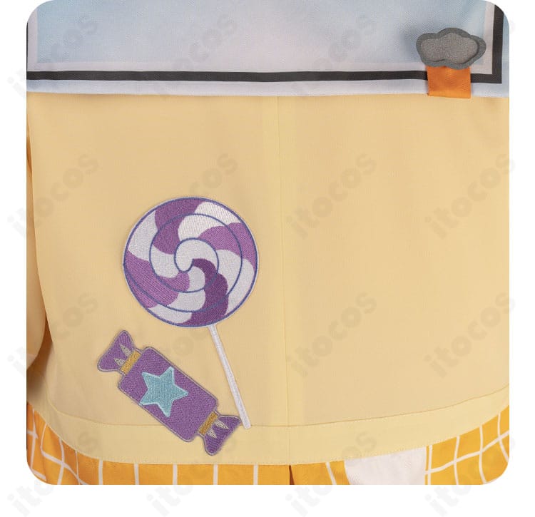 天祥院英智 背面装飾の近接。背中の装飾パーツ配置と縫製の丁寧さ。