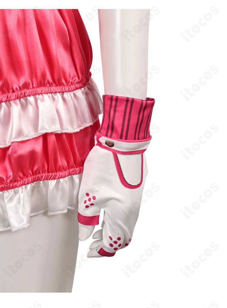 手袋ディテール：エレガントな白手袋とリストバンドの素材感・ステッチを拡大表示。