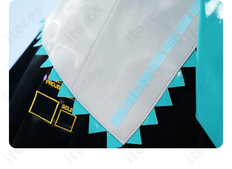 初音ミク V2版コスプレ衣装の襟元ディテール。門襟のラインと縫製の美しさをクローズアップ