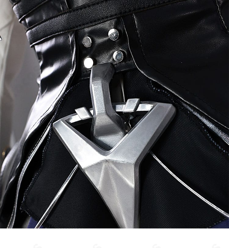 ゼンレスゾーンゼロ ビビアン 衣装のウエスト装飾クローズアップ。精緻な縫製と装飾パーツの配置で存在感を強調。