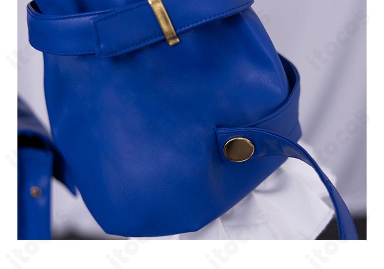 袖口の装飾とステッチのアップ。耐久性と見栄えを両立した作り。