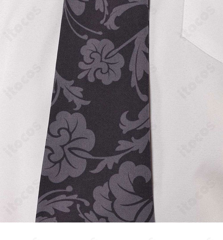 ヴィンセント・ヴァレンタイン衣装のネクタイ部分アップ。装飾模様の質感が伝わるディテールショット。