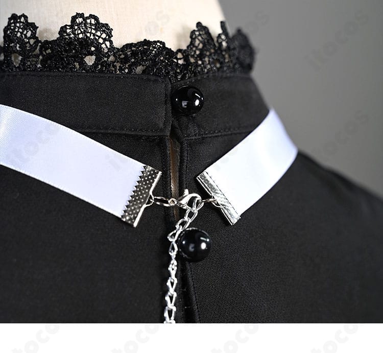 背面ボタンのディテール。整列したボタンと生地の重なりで高い再現度を示す