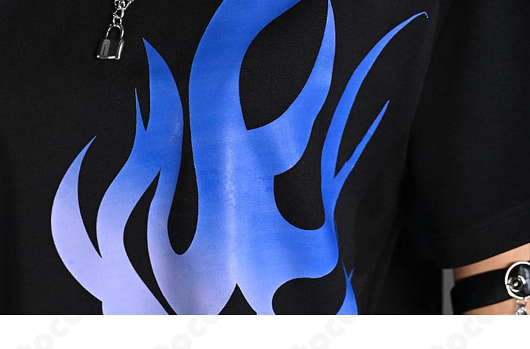 東雲彰人 フューエル衣装の柄配置と装飾の近接。プリントの発色と縫製の丁寧さがわかる。