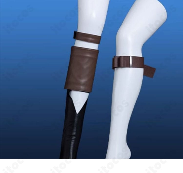 足元アクセサリー一式。足ベルトとレッグカバーの装着例で完成度を高めた足周りのコーデ。