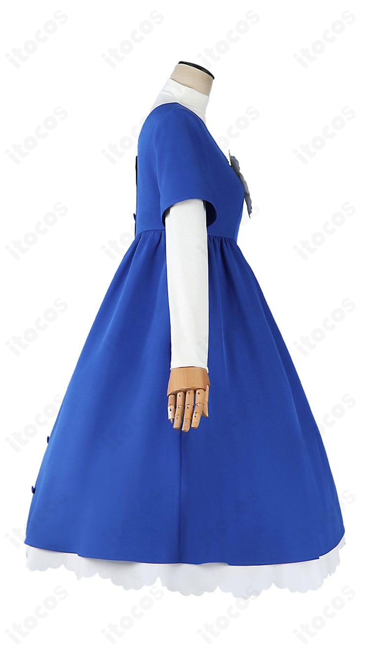 右袖カフスと装飾ボタンのディテール（木之本桜 普段着）