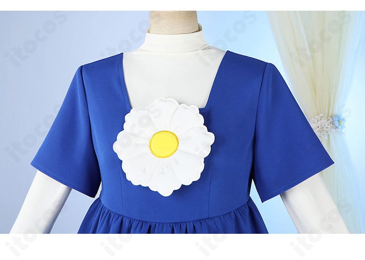 上衣の胸飾りディテール（木之本桜 普段着・モチーフ装飾）