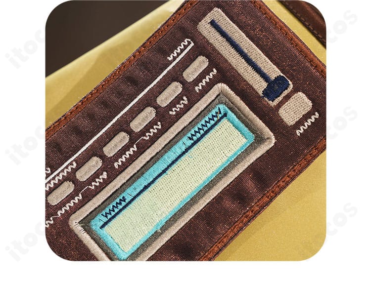 巡音ルカ コスプレ衣装の右袖装飾。袖口のデザインと縁の仕上げに焦点。