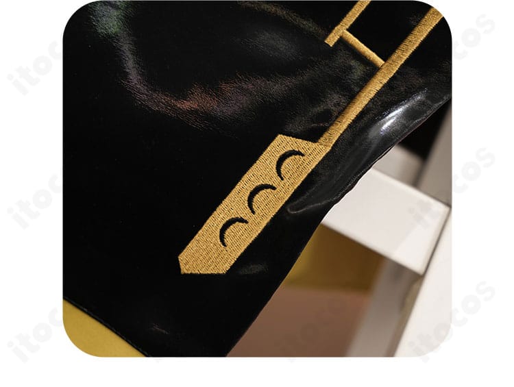 巡音ルカ コスプレ衣装のスカート裾ディテール。縁取りと装飾の細やかな仕上げを提示。