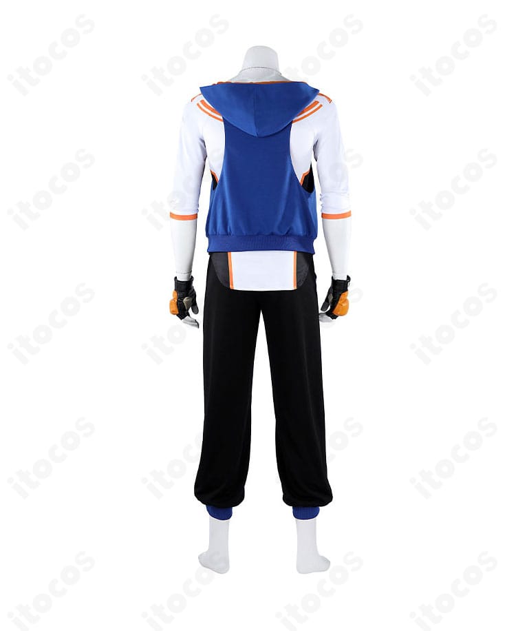 ルーク衣装の背面ビュー。バックスタイルの切り替えと落ち感、フード風デザインのラインが分かる構図。