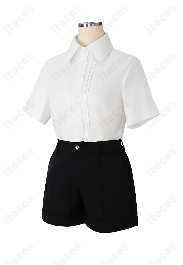 インナーシャツのディテール。襟元や前立ての仕立てがわかる近接カット。