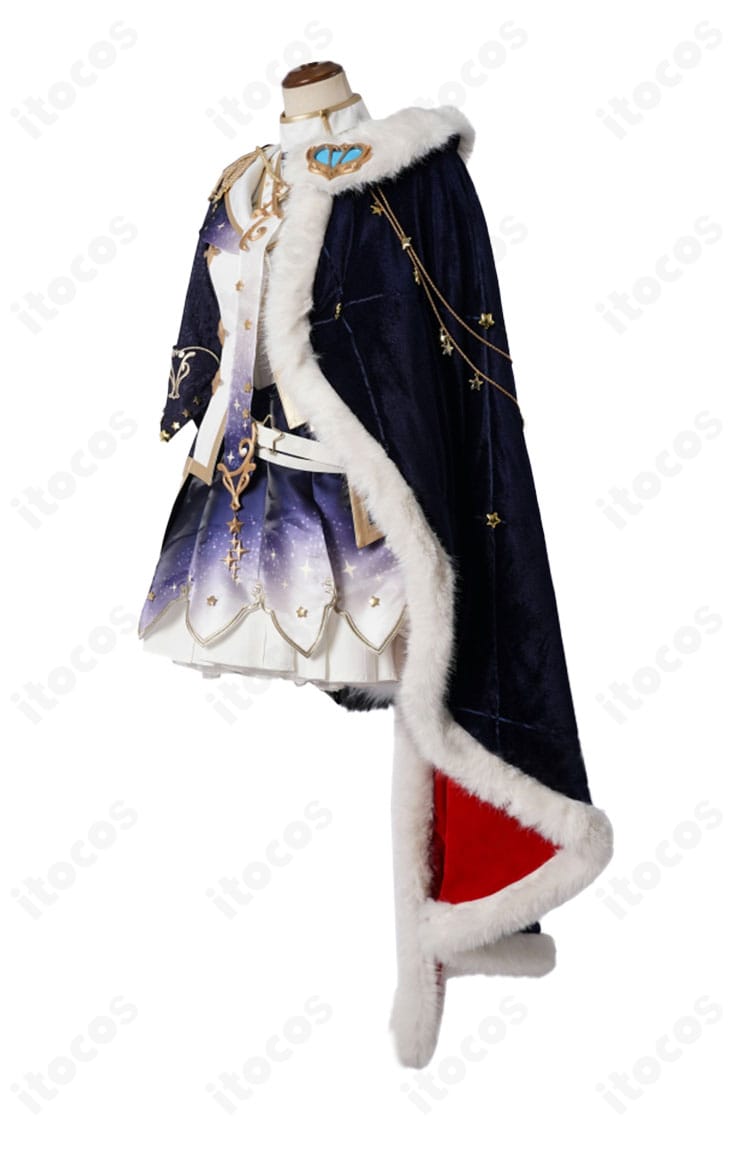 白上フブキ キング衣装の側面。マントの落ち感と肩飾り、ウエストラインの縫製が確認できるディテール画像。