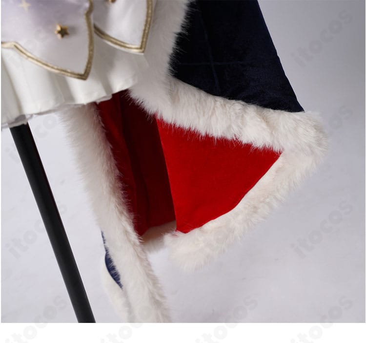 白上フブキ キング衣装のマント装飾。縁取りとドレープ感が強調され、威厳あるシルエットを形成。