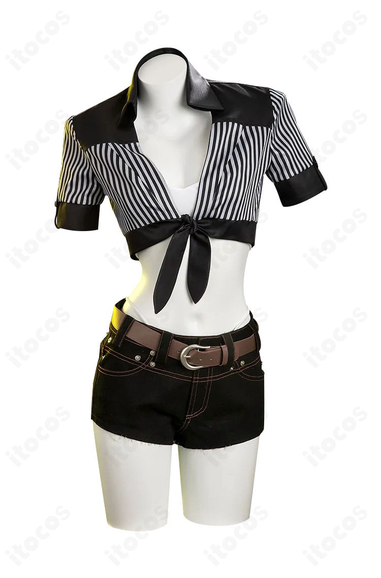 ティファ・ロックハート コスプレ衣装の正面全身。グラマラスホエール水着の装飾と配色が分かる。