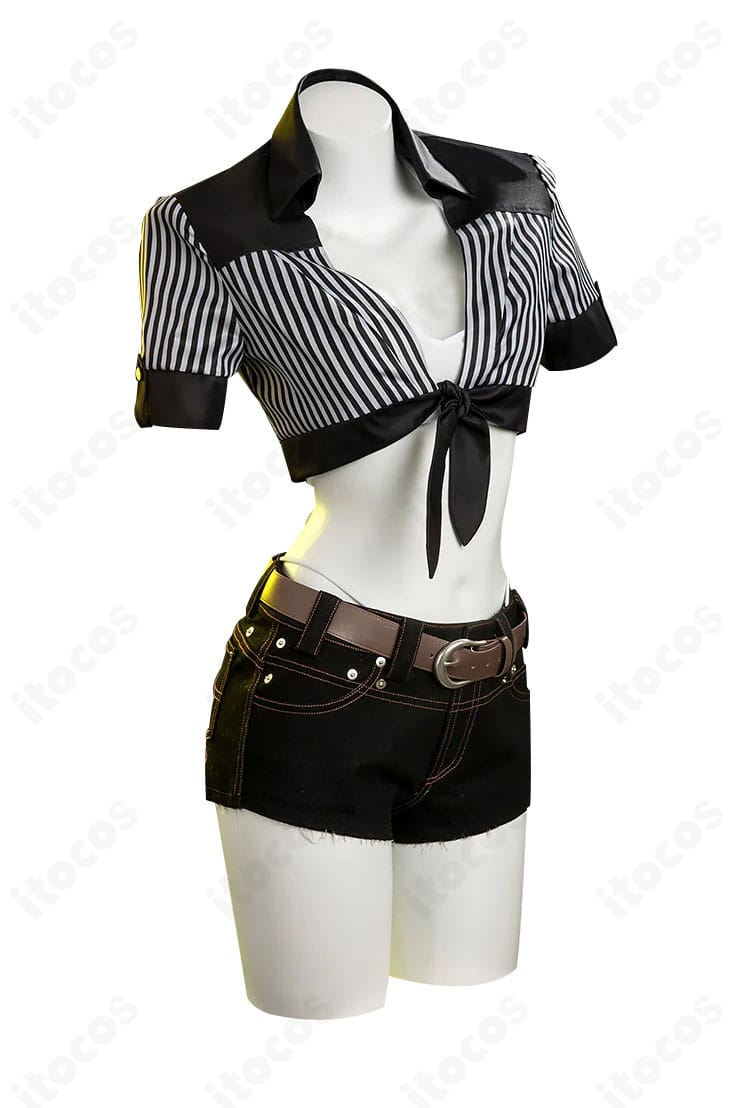 ティファ・ロックハート コスプレ衣装の右側面。ライン取りとサイドのディテールを強調。