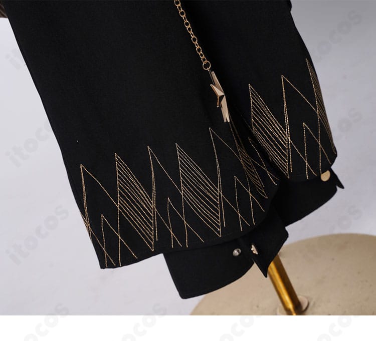 ズボンの装飾ディテール。サイドのラインと装飾位置で全体バランスを再現