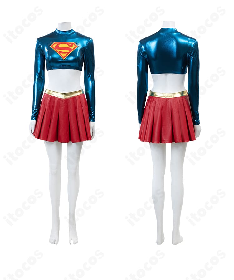 スーパーガール衣装の前後ディテール比較。胸元エンブレムと背面マントの立体感・縫製を並列でチェック