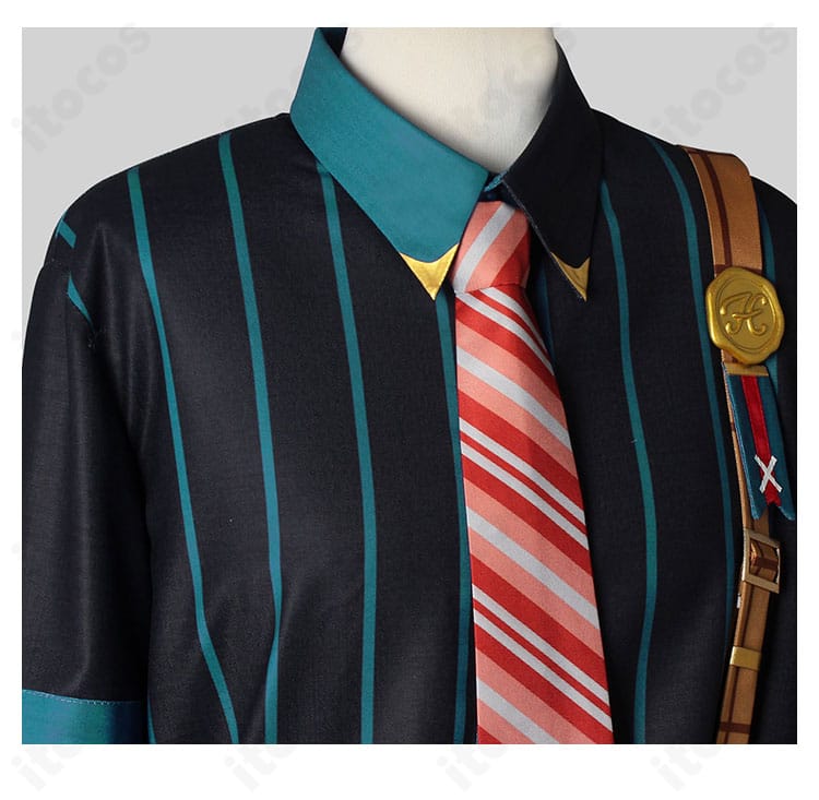 ネクタイ装飾のクローズアップ。刺繍の密度と発色、結び目周りの仕立ての良さを示すディテール。