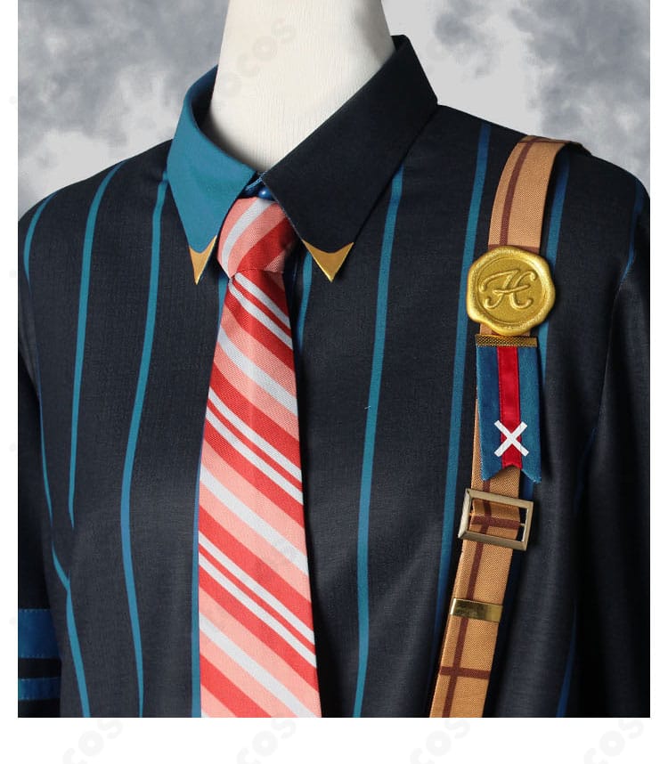 サスペンダー金具のアップ。艶のある金具とテープ幅、固定力のある仕様を確認できるディテールショット。