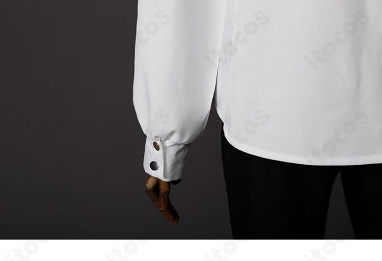 袖口装飾のアップ。丁寧なステッチと補強で耐久性を確保した仕上がり