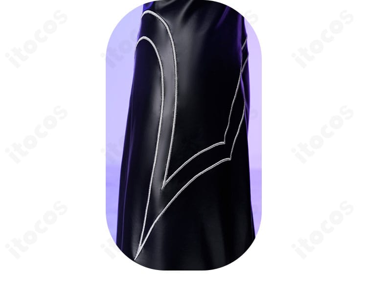 パンツ（下半身）装飾のクローズアップ。ライン取りとディテール配置を確認できる画像