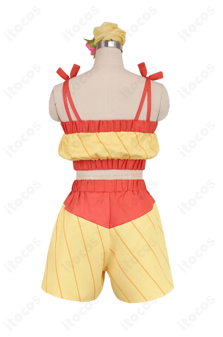 カスミ衣装の背面。バックのシルエットと縫製ディテールを確認できる商品画像