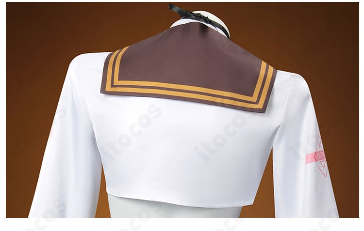 披肩（ショルダーケープ）の装飾アップ。アクセントとなる意匠と質感を示すディテール画像。