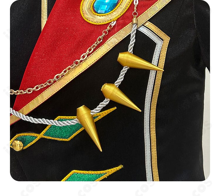 ウロボロス衣装の胸飾り詳細。豪華な装飾でステージ映えを高める設計。