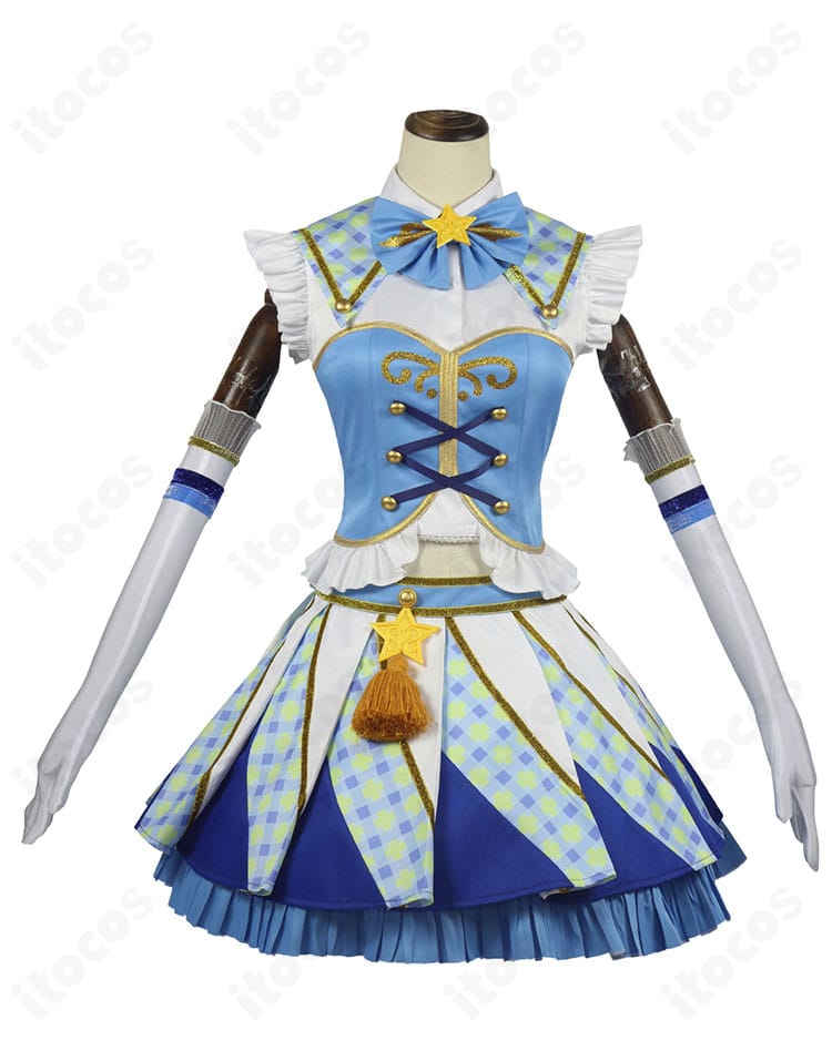 霧矢あおい Soleil版コスプレ衣装の正面全体。トップスとスカートのバランス、スカーフ位置などディテールが分かる