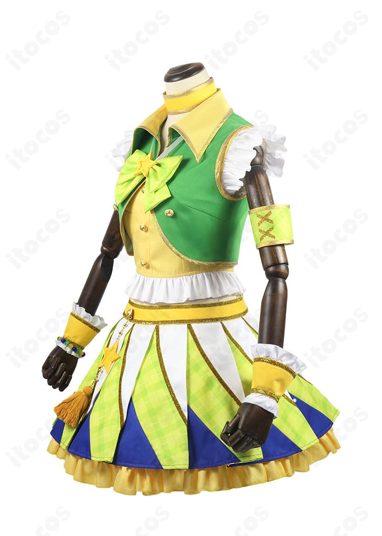 アイカツ！新条ひなき コスプレ衣装の左側面。シルエットのバランスと装飾の位置関係が分かる画像。