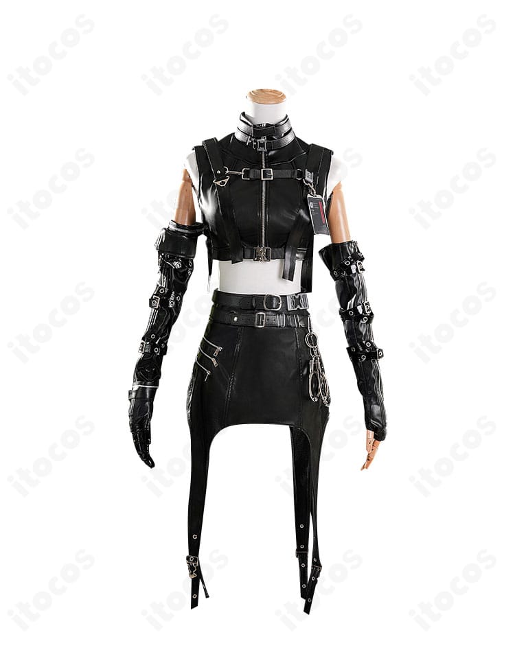 恋と深空 主人公『夜と共に』コスプレの正面全体。トップスとスカート、胸ベルトの配置や素材感が分かる写真。