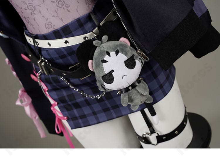 ウエストアクセサリーのディテール。コーデ全体の統一感を高めるパーツ。