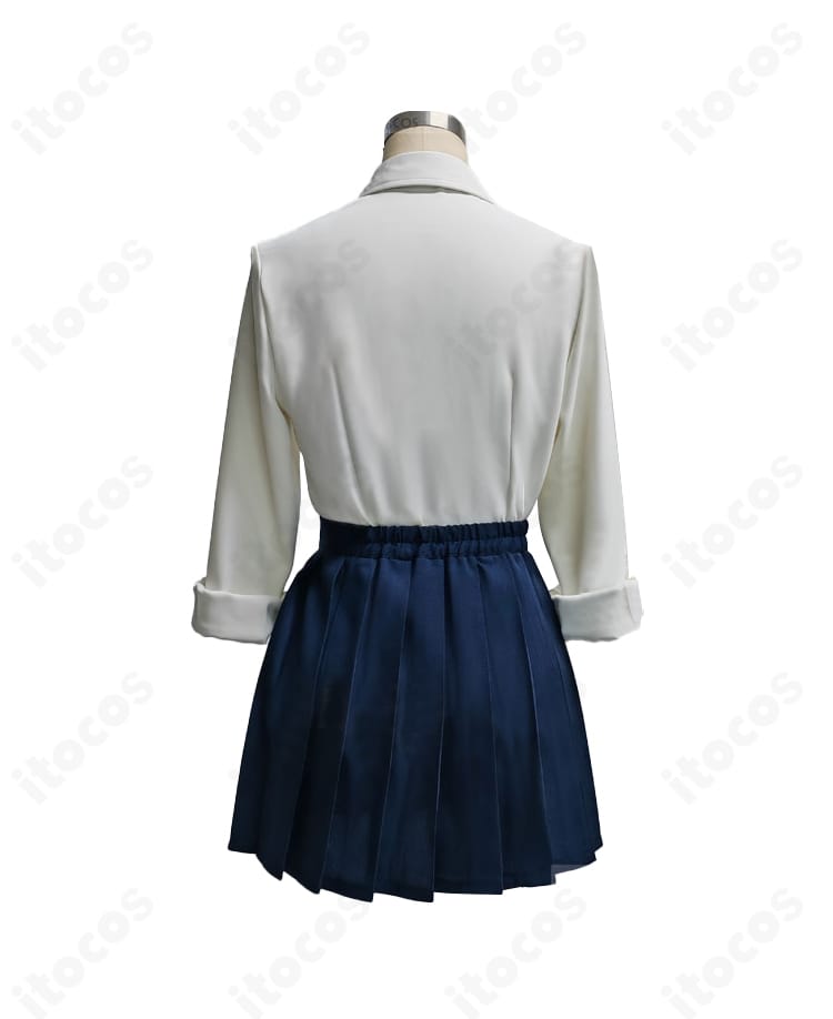 一之瀬アスナ コスプレ衣装の背面。背中の切り替え線、スカートの広がり、素材の質感を鮮明に示す画像。