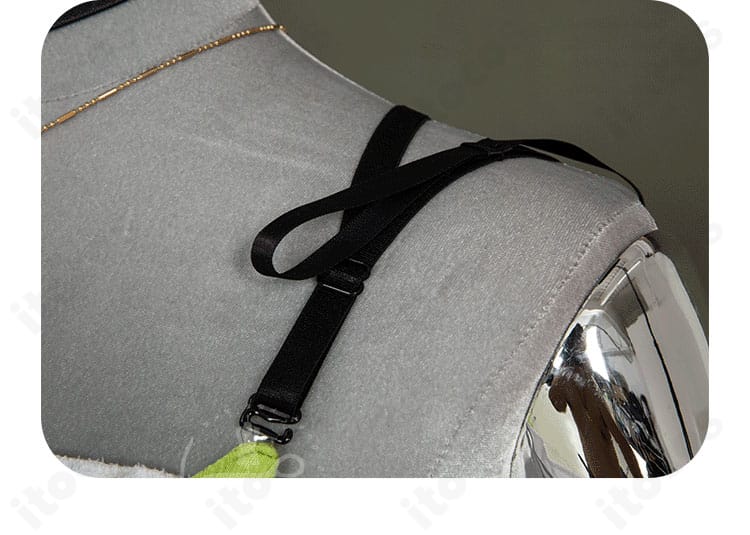 白石杏 Livelylady Dressの肩帯装飾。ストラップ周りの意匠と縫製の仕上がり。