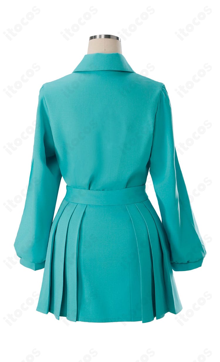 アマテ・ユズリハ（マチュ）制服コスのスカート背面ディテール。後ろ見頃のプリーツと縫製の整いを確認できるアップ。